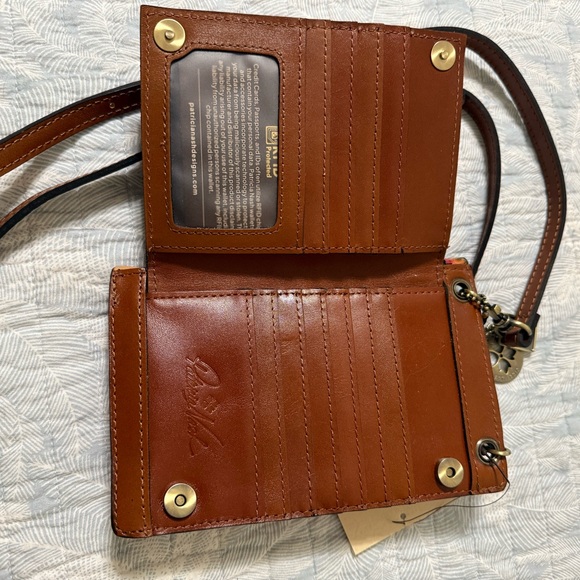 🥀 Patricia Nash Red and Orange Crossbody Bag with Autumn Floral Design 🍑 - Picture 5 of 5